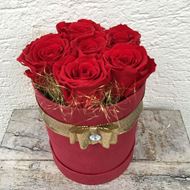 Image sur Boîte à roses – ronde, en rouge, avec 6 roses véritables, stabilisées, en rouge