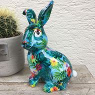 Bild von Fröhlicher Keramik-Hase mit Hawaiimotiv
