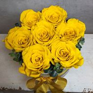 Edle Rosenbox "Sunshine" mit 7 stabilisierten gelben Rosen
