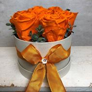 Edle Rosenbox "Sunset" mit 7 stabilisierten orangen Rosen