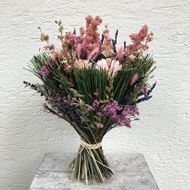 Trockenblumen-Strauss in rosa-grün Tönen