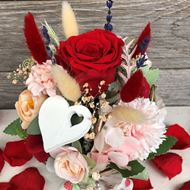 Blumenkörbli mit Herz und Bandschmuck