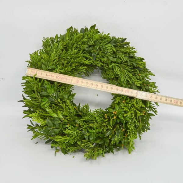 Kranz gebunden 'Wintergrün gemischt' Ø25 cm – Image 2