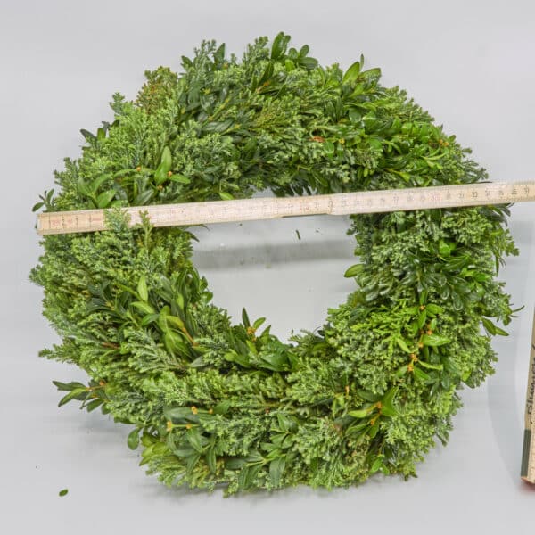Kranz gebunden 'Wintergrün gemischt' Ø35 cm – Image 2
