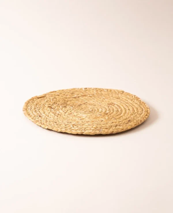 Tischset aus geflochtenen Naturfasern, dunkel