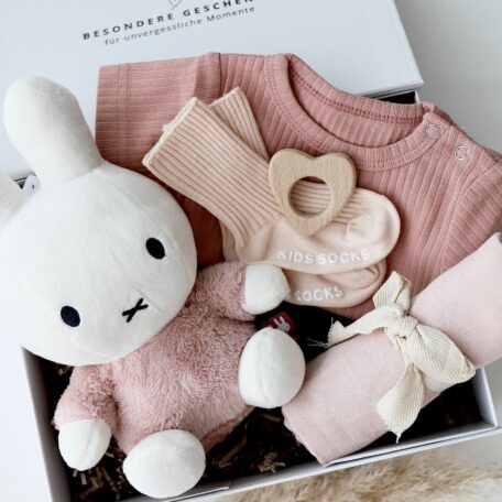 Boîte cadeau bébé 1 - Miffy rose