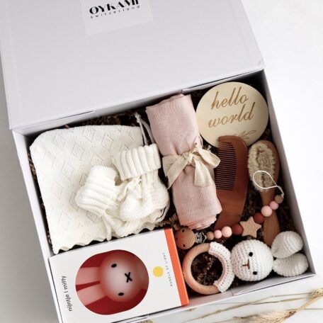 Boîte cadeau bébé fille 