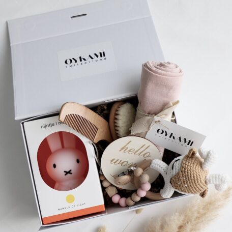 Boîte cadeau bébé fille 