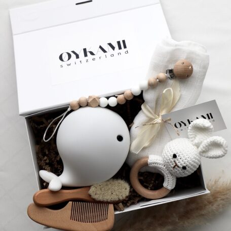 Boîte cadeau bébé couleurs neutres 