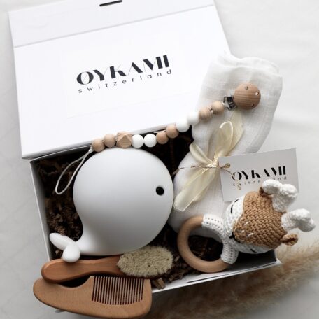 Boîte cadeau bébé couleurs neutres 