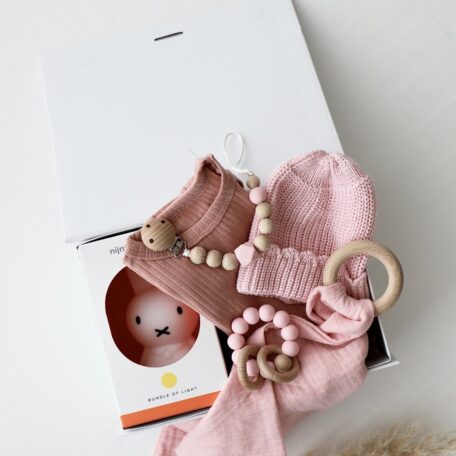 Boîte cadeau bébé rose 