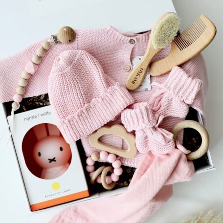 Boîte cadeau bébé rose 