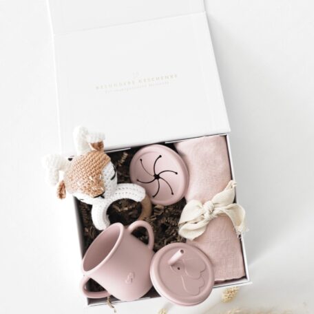 Boîte cadeau bébé rose 