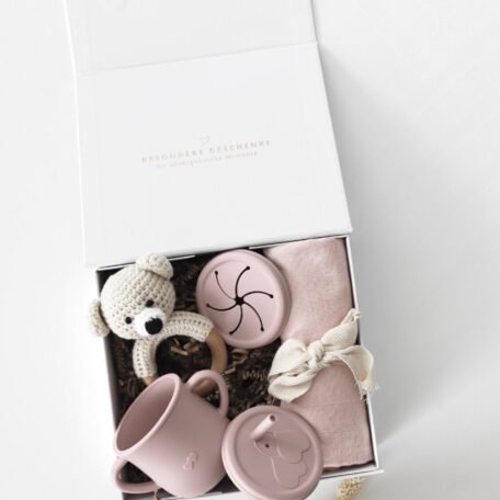 Boîte cadeau bébé rose 