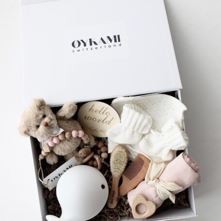 Boîte cadeau bébé rose 