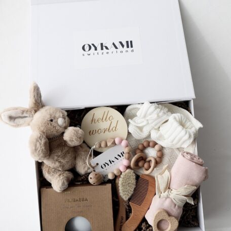 Boîte cadeau bébé rose 