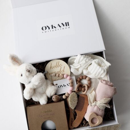 Boîte cadeau bébé rose 