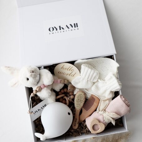 Boîte cadeau bébé rose 