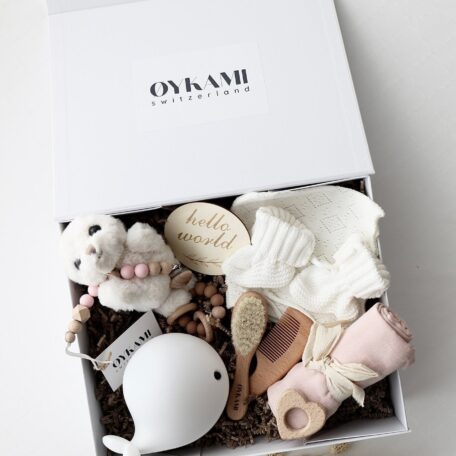 Boîte cadeau bébé rose 