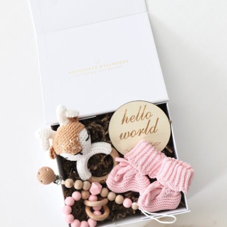 Boîte cadeau bébé rose 