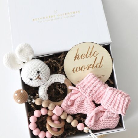 Boîte cadeau bébé rose 