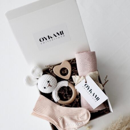 Boîte cadeau bébé rose 