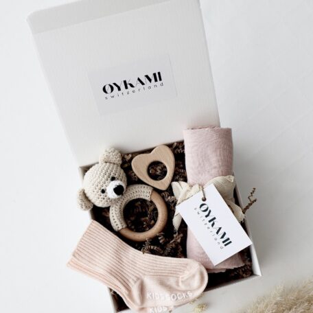 Boîte cadeau bébé rose 