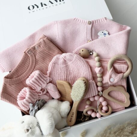 Boîte cadeau bébé rose 