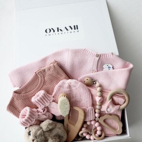 Boîte cadeau bébé rose 