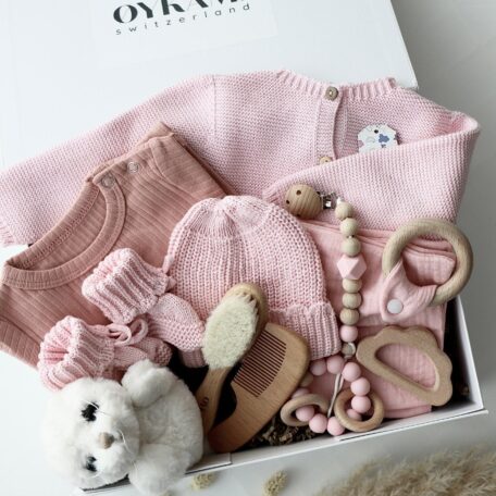 Boîte cadeau bébé rose 