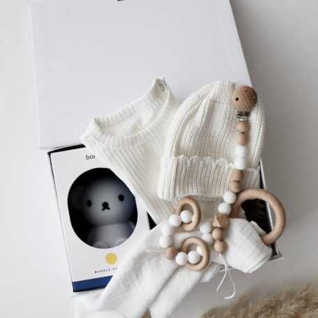 Boîte cadeau bébé blanche 