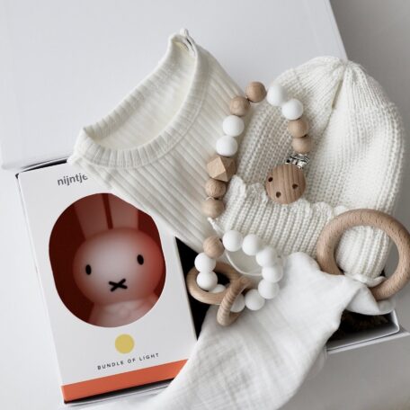 Boîte cadeau bébé blanche 