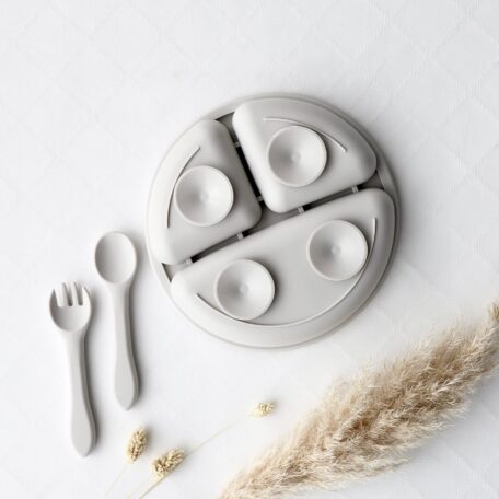 Silikon-Essteller mit Unterteilung mit Gabel und Löffel grau
