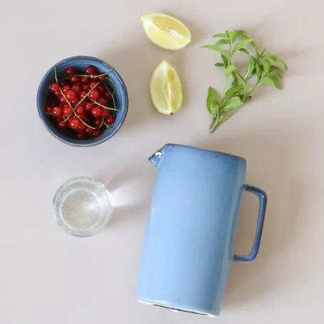 Pichet bleu en céramique émaillée à la main, 1 litre
