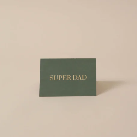 Carte verte à rabat “SUPER DAD”.”