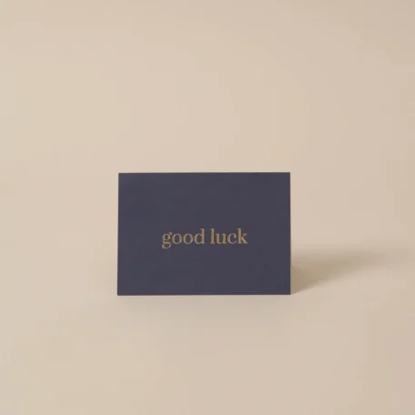 Carte à volet bleu foncé “good luck”