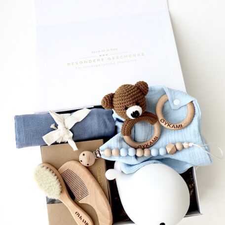 Boîte cadeau bébé bleue 