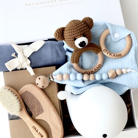 Boîte cadeau bébé bleue 
