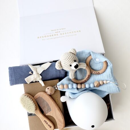 Boîte cadeau bébé bleue 