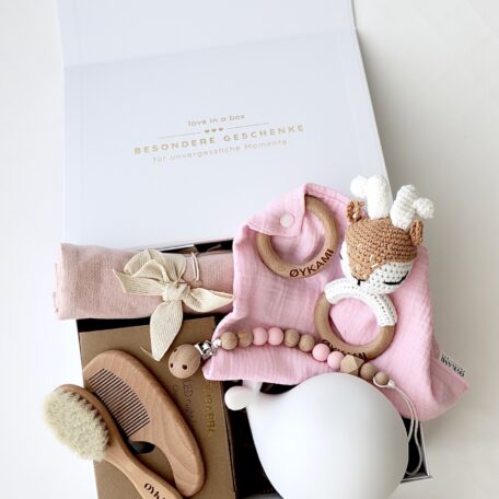 Boîte cadeau bébé rose 