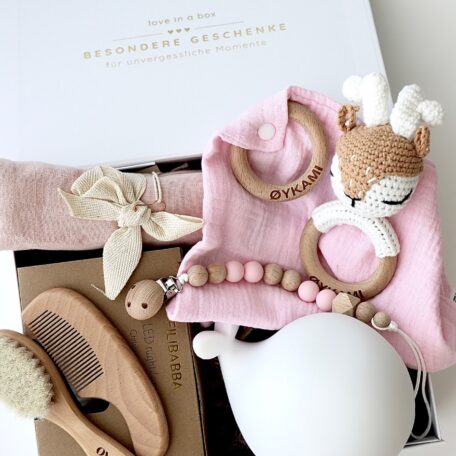 Boîte cadeau bébé rose 