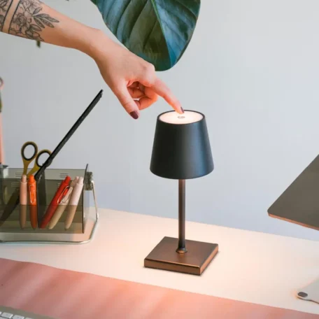LED Lampe mit Touch Steuerung, schwarz