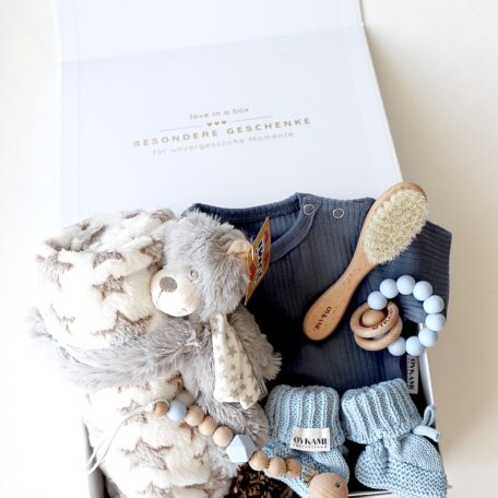Boîte cadeau bébé bleue 