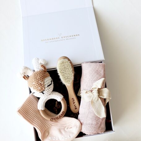 Boîte cadeau bébé rose 